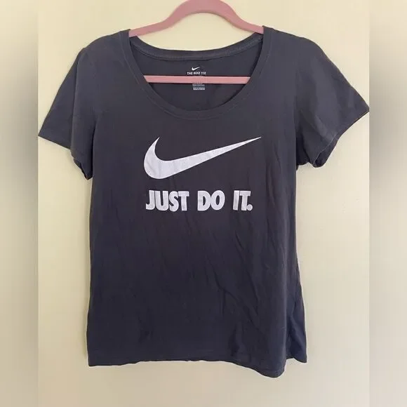 Nike Women’s Black “The Nike Tee” Size S - Picture 1 of 5